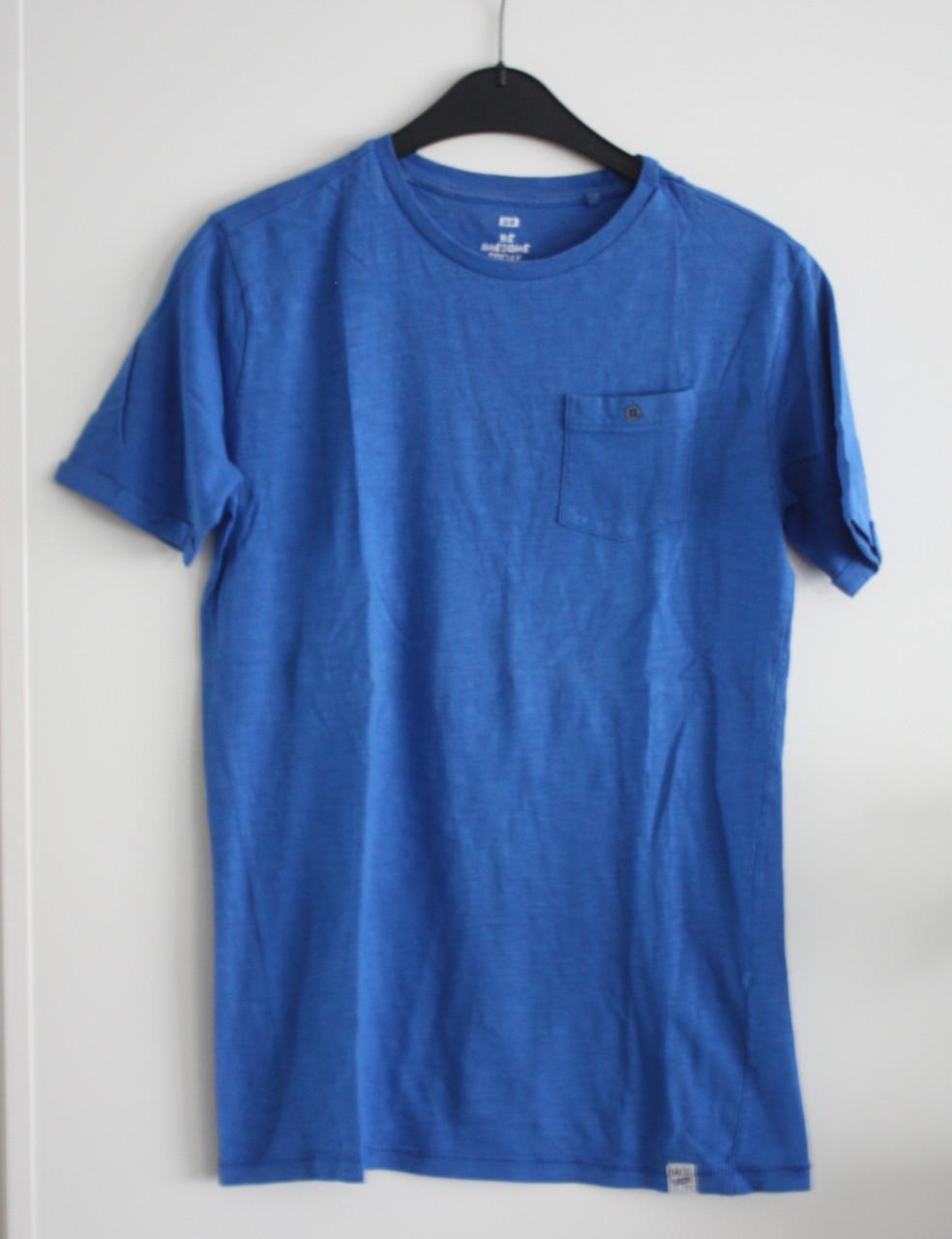 Blauw shirt met bostzakje  maat 170-176