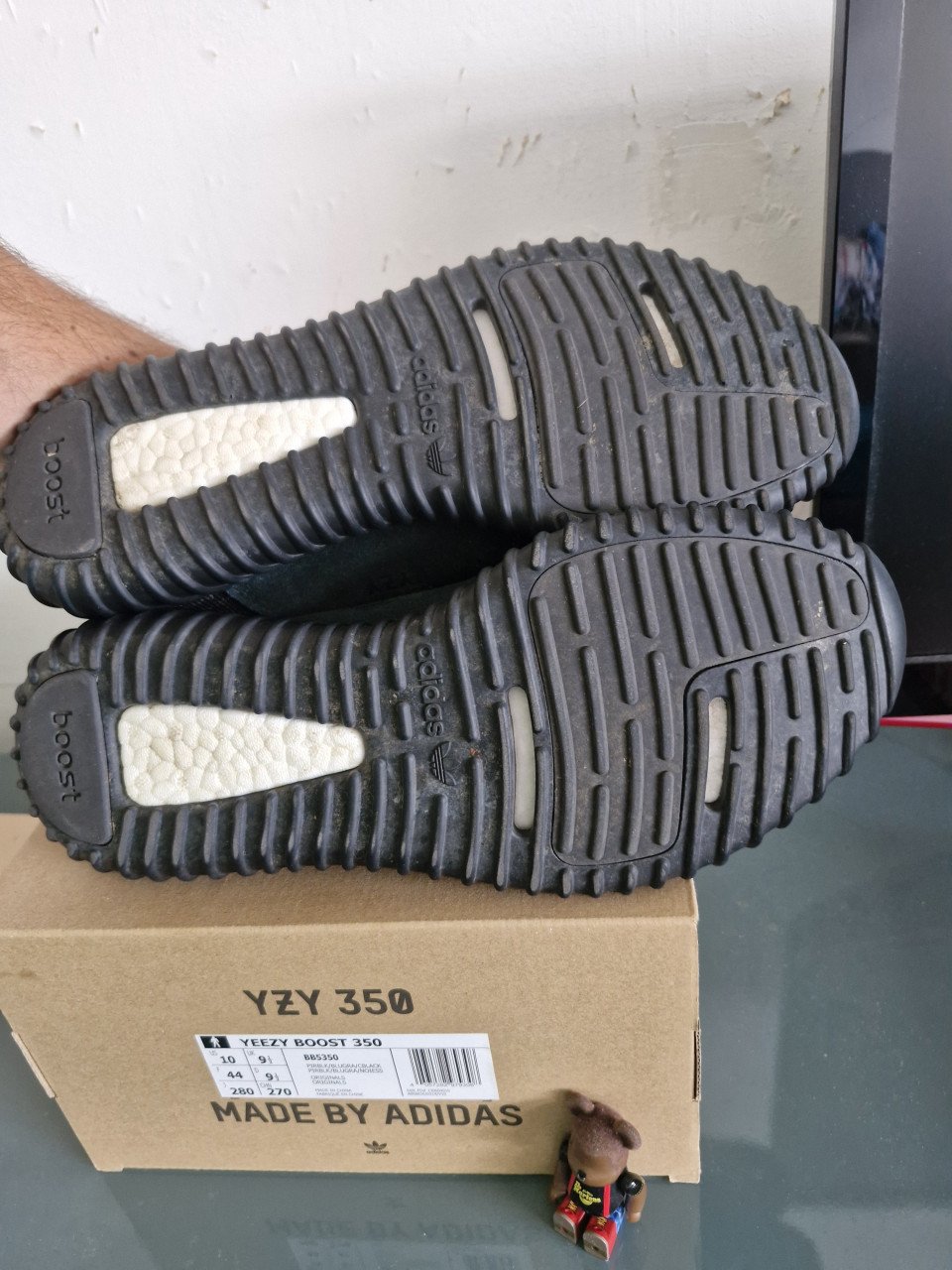 Adidas Yeezy 350  pirat black us10 eu44