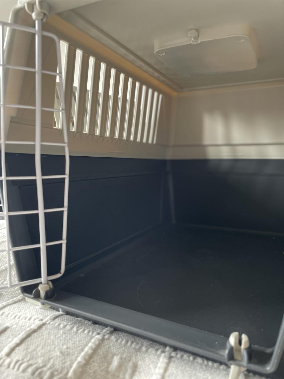 2x Splinternieuwe FERPLAST Degelijke en Ruime Reisbench!!