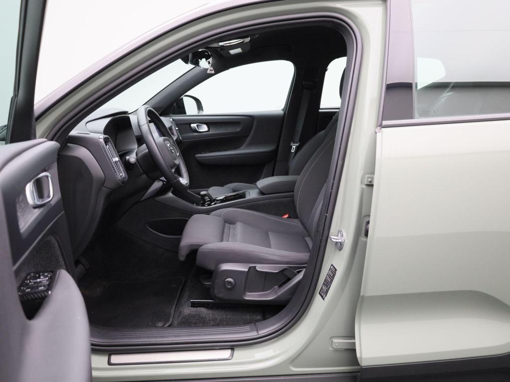 Volvo XC40 single motor extened range core 82 kwh | automaat | apple carpla