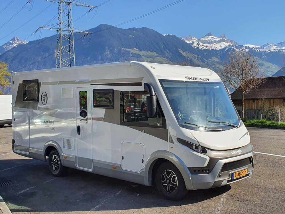 Elnagh Magnum 532 - Face-to-face - 180 pk - automaat