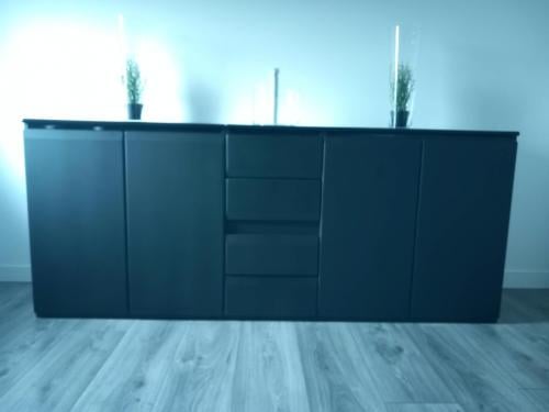 Dressoir kast zwart,voor kleding of op kantoor.