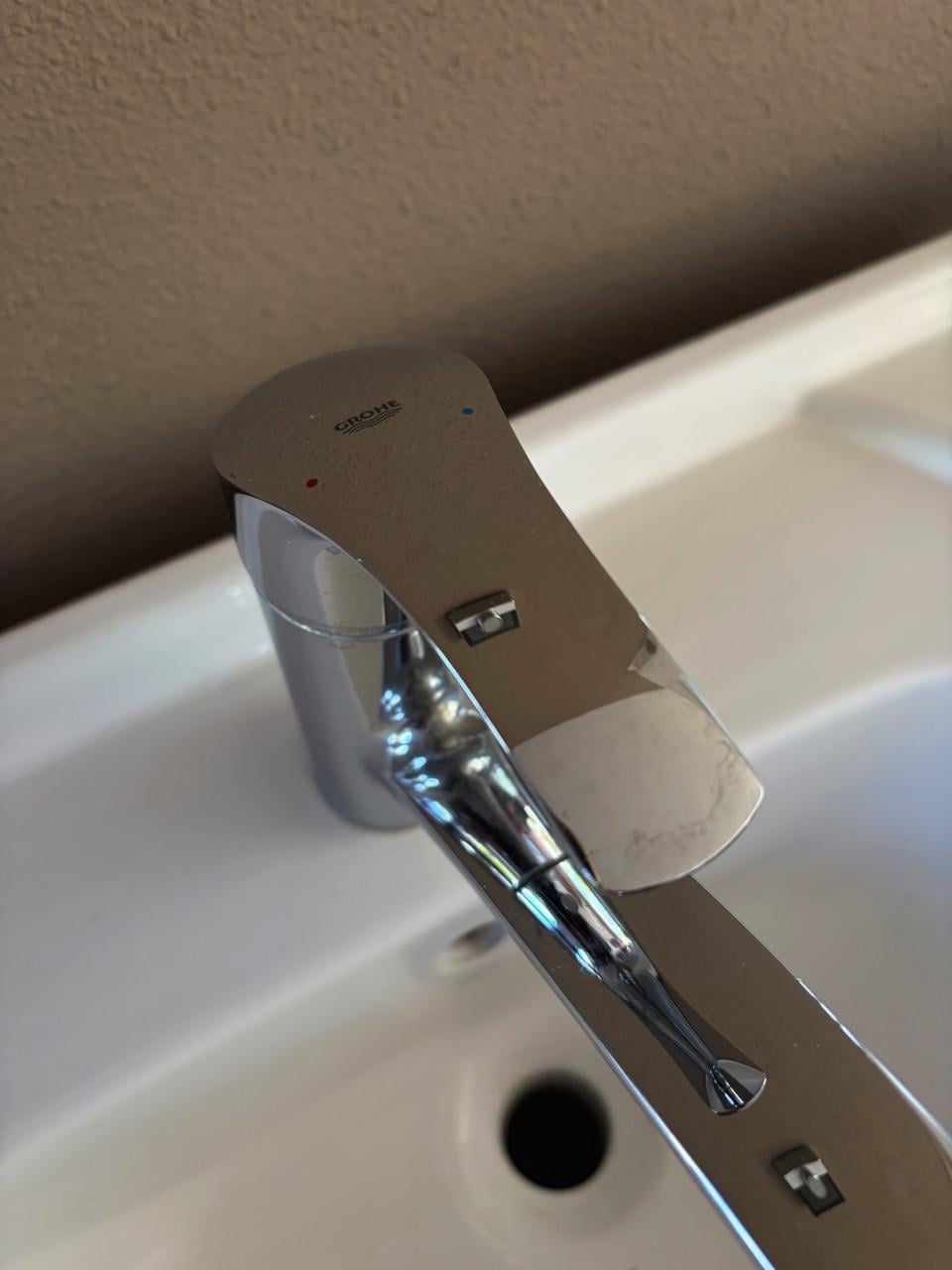 Wastafel met kast en Grohe mengkraan