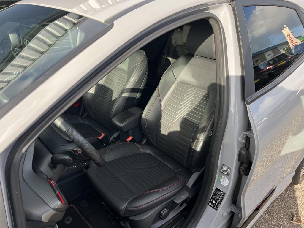 Ford Puma 1.0i ecoboost hybrid 155pk automaat st-line x , 19 inch , adaptiv