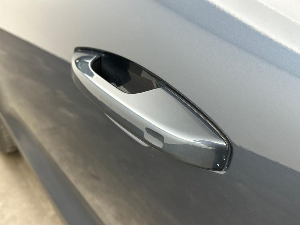 Volvo Ex40 extended range ultra black edition