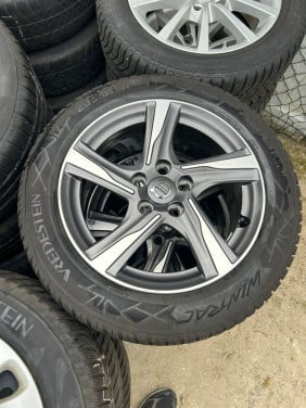 VOLVO LICHTMETALEN VELGEN GRIJS 16''INCH'' MET BANDEN