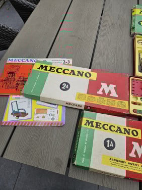 Mooie originele vintage bouwdozen van het merk Meccano, incl boekjes