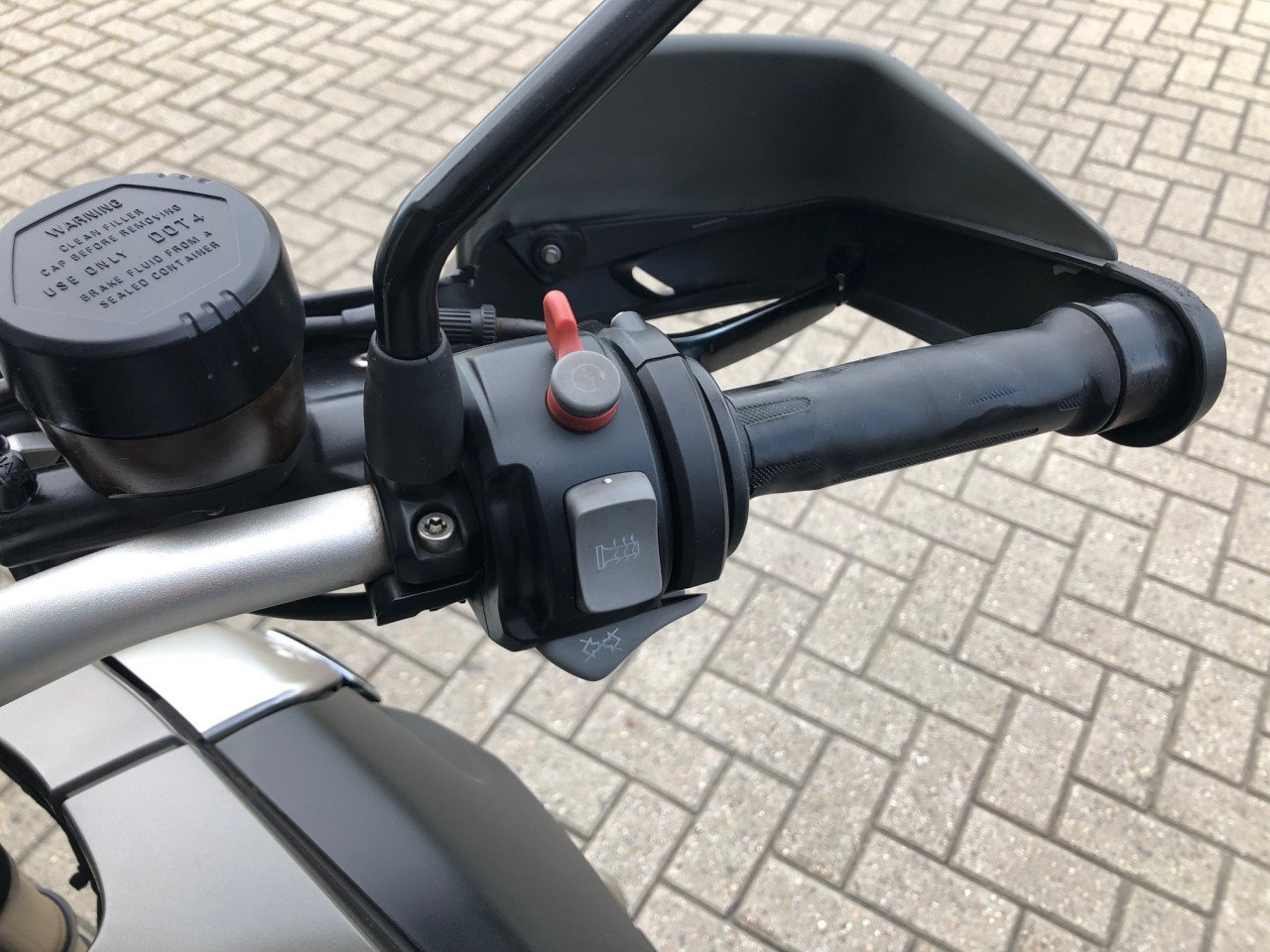BMW R1200GS. 2010 met 142 dkm, ABS, valbeugel, zijkoffers rijklaar €5250,-