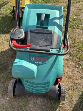 Verticuteer machine
