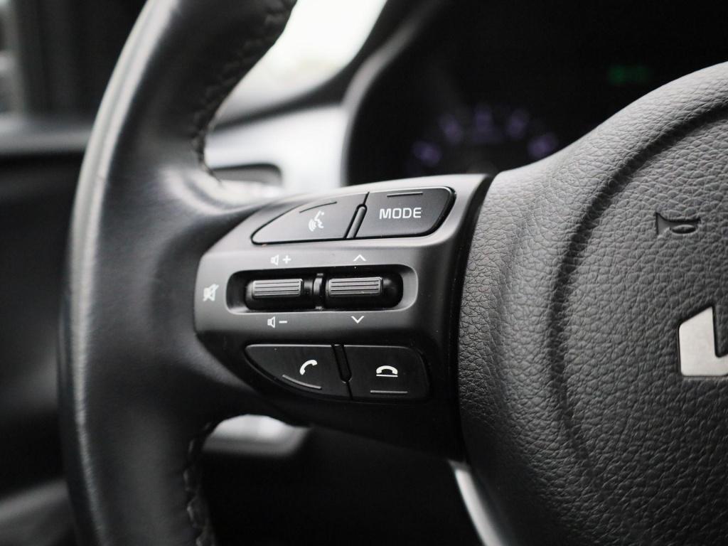 Kia Stonic 1.2 mpi design edition | apple carplay / android auto | parkeers