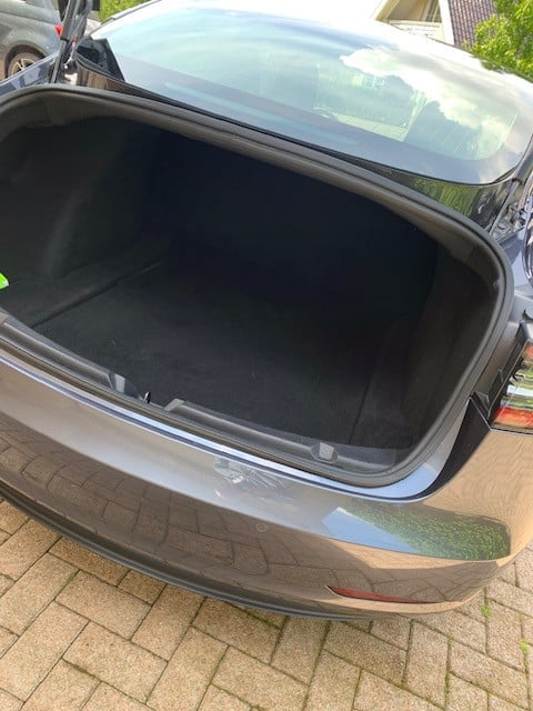 TESLA Model 3 Long Range