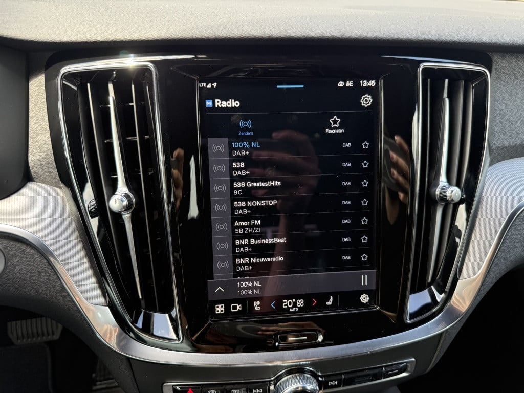 Volvo V60 t6 398pk recharge plus dark| adap.cruise| 360camera| trekaak