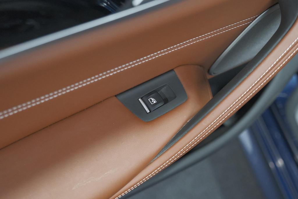 BMW 5 Serie 545e xdrive business edition plus | m sportpakket | driving ass