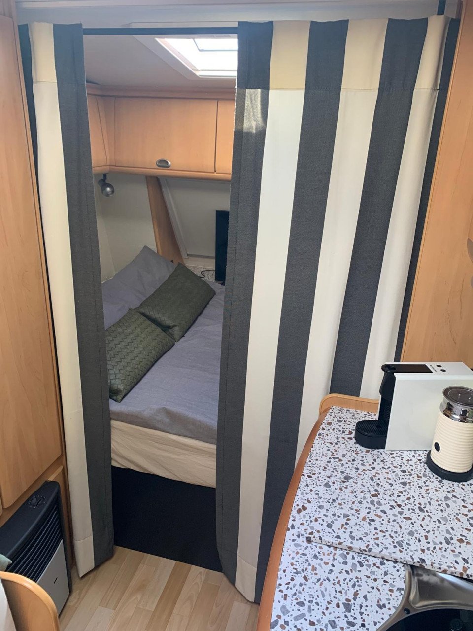 Mooie in zeer goede conditie en volledig gestyled hobby 400 de luxe