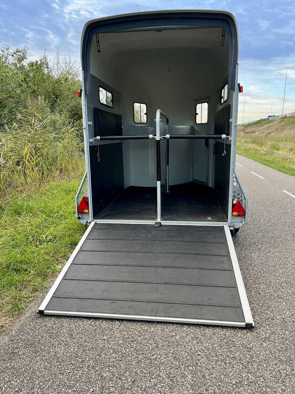 Demo aluminium 2 paards Cheval Liberte Gold 3 met zadelkamer