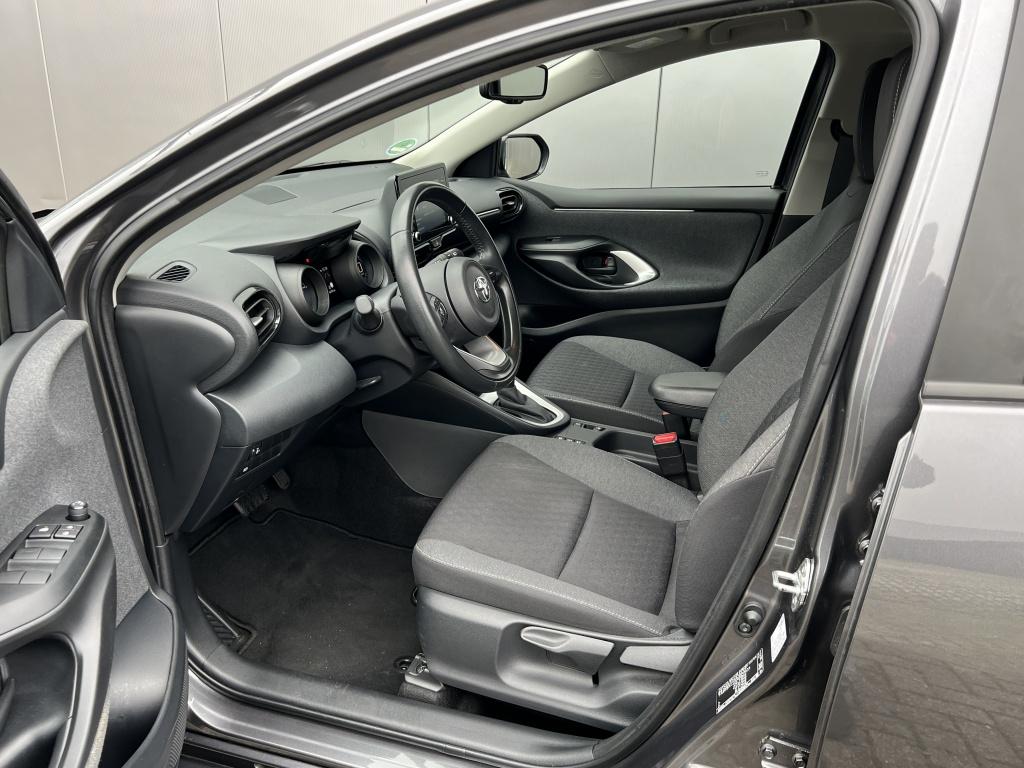 Toyota Yaris 1.5 hyb. 115 first | stoelverwarming | all seasonbanden