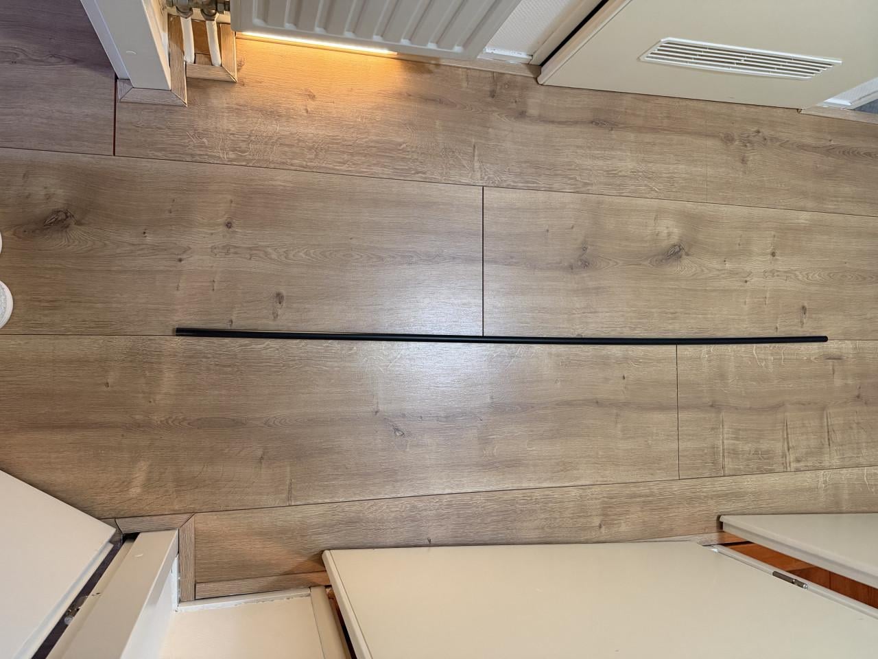 Nieuwe zwarte (elektra) pijp