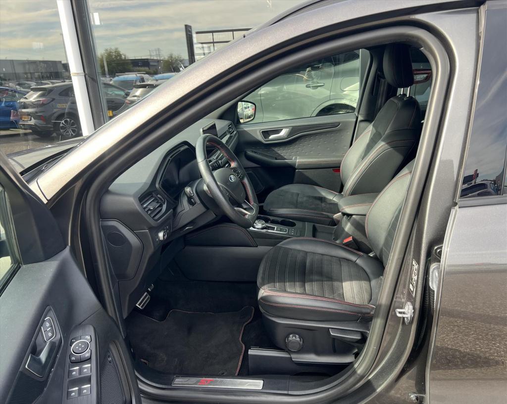 Ford Kuga 2.5 phev e-cvt 225pk st-line x , trekhaak , winterpack ( voorruit