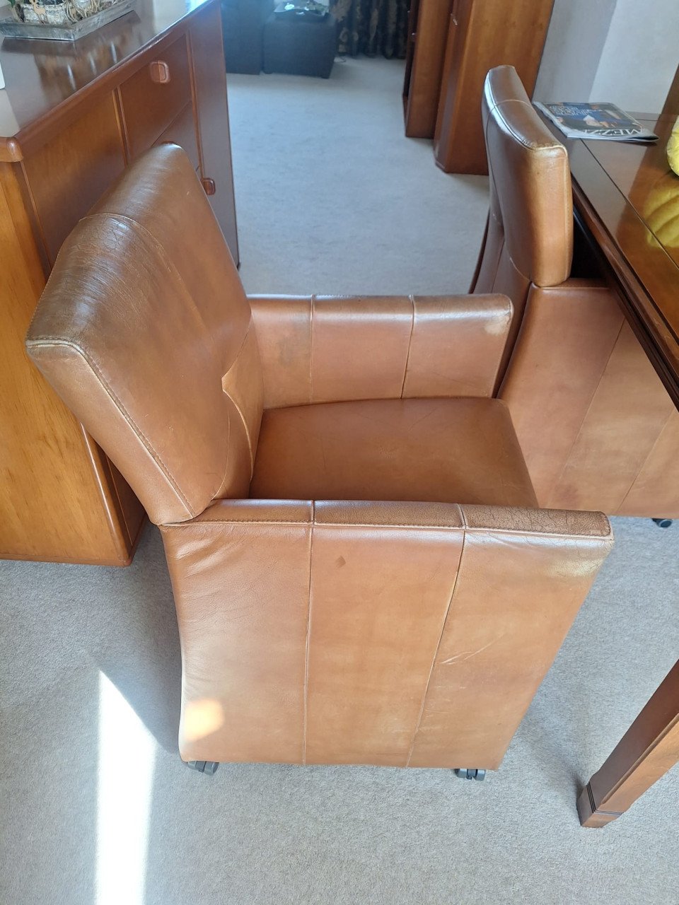 GRATIS  NETTE EETKAMERSTOELEN
