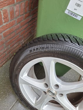 Winterbanden 235/55/R18