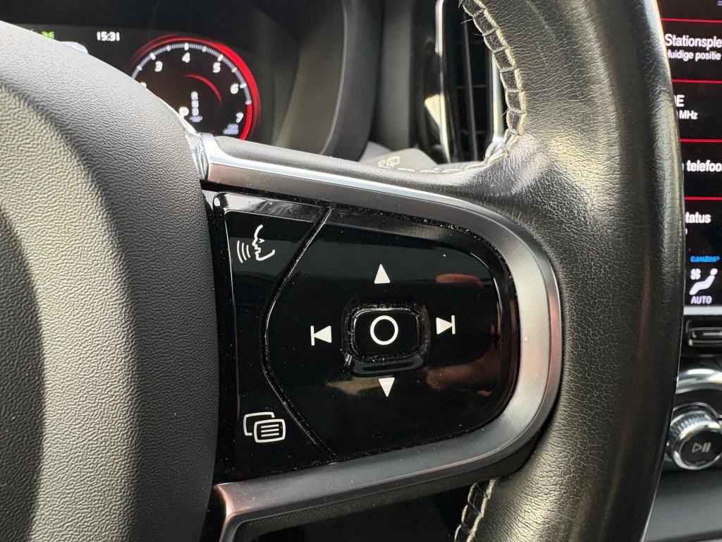 Volvo XC60 2.0 b4 r-design