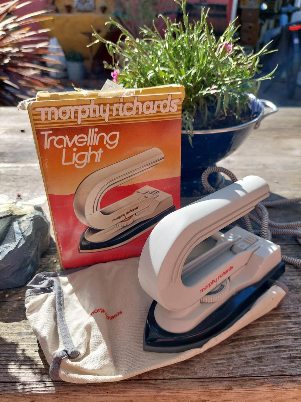 Nieuwe reisstrijkijzer Morphy Richards