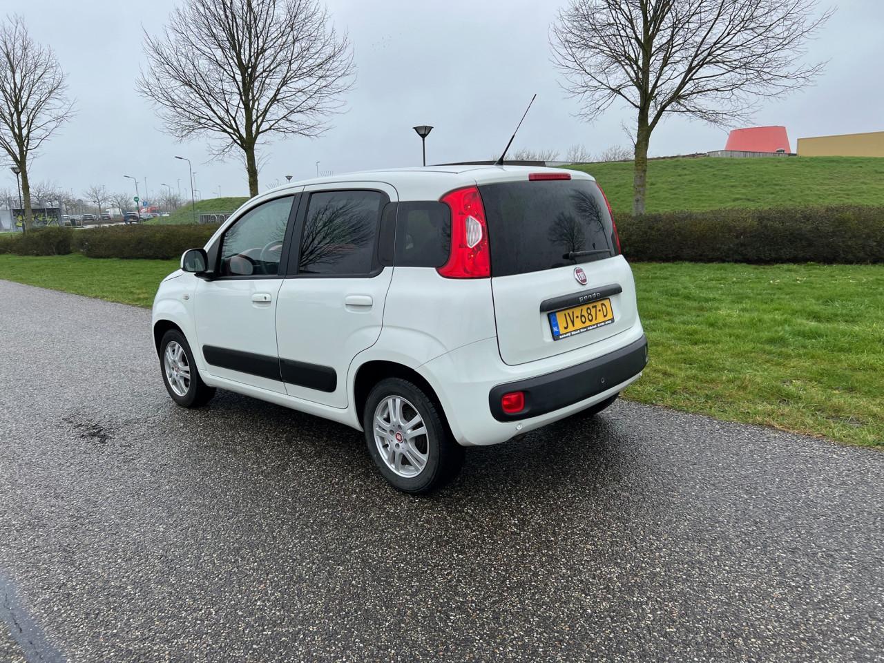 Fiat Panda Automaat, uit 2016 met 60.250 km.