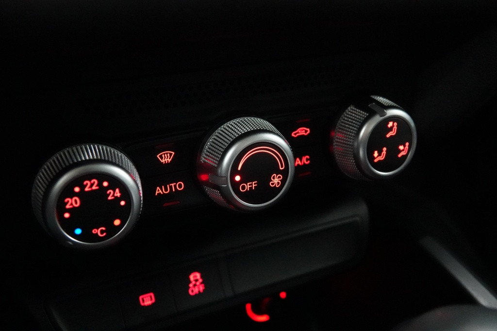 Audi A1 s-line 1.4 tfsi | automaat | pdc | navi | bluetooth |