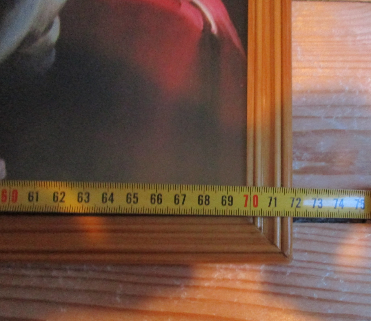 Houtenlijst Coca Cola prent achter ontspiegel afm:72x57 cm.
