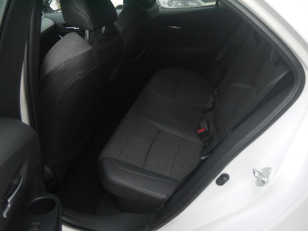 Toyota Corolla 1.8 hybrid dynamic|rijklaar