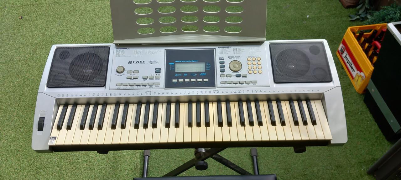 Keyboard ÷standaard +zittje