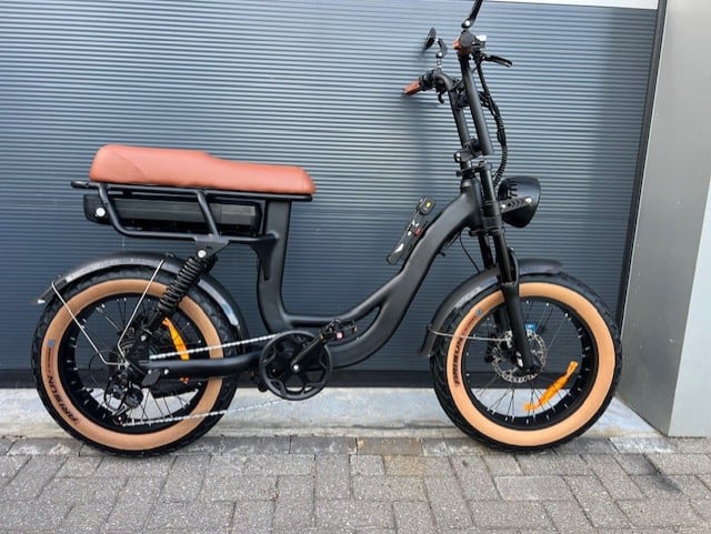 EB8 Elektrische Fatbike Weinig kilometer 00183 kl meter