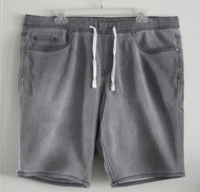 Grijze spijker korte broek maat 56