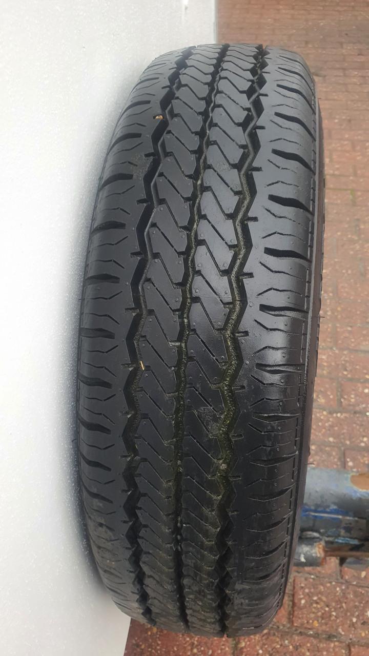 TE KOOP DICHTE AANHANGER