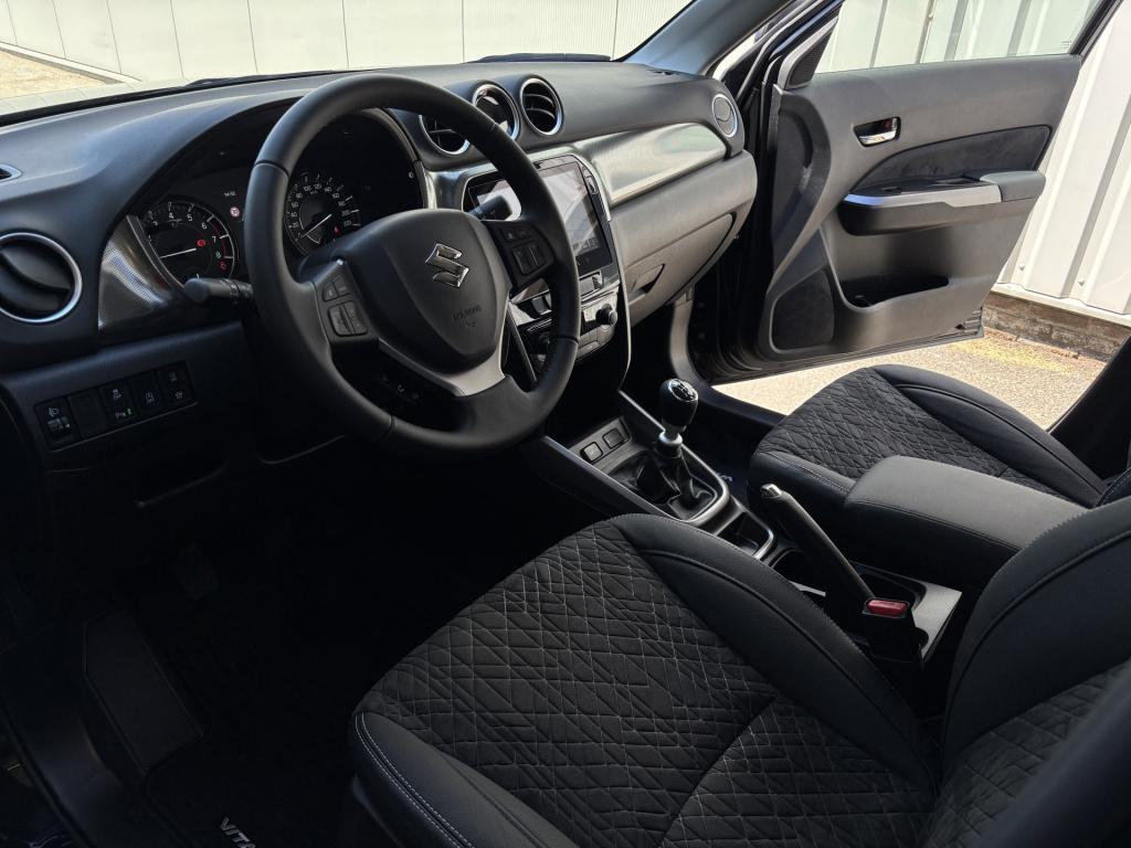 Suzuki Vitara 1.4 boosterjet style smart hybrid