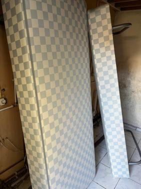 6x 1 persoonsbedden met metalen frame gratis