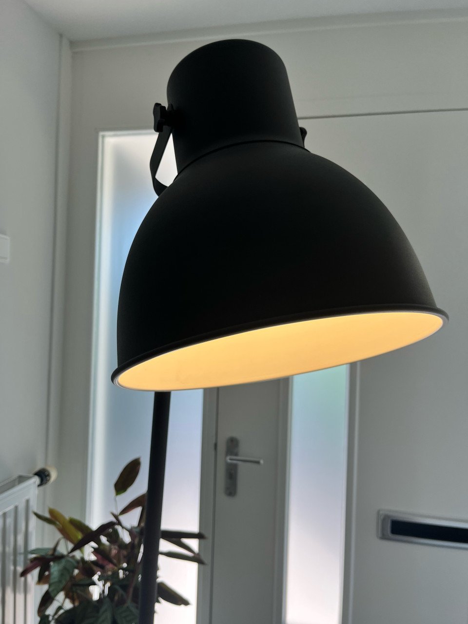 Staande lamp Hektar van Ikea, grijs, ongeveer 170 cm hoog