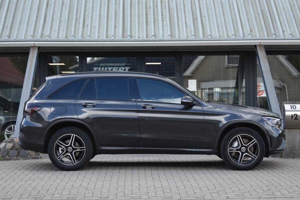 Mercedes-Benz Glc 300e 4matic amg | night | panoramadak | camera | nap | de