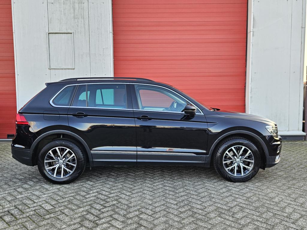 Volkswagen Tiguan 1.4 tsi act connected series | pano | acc