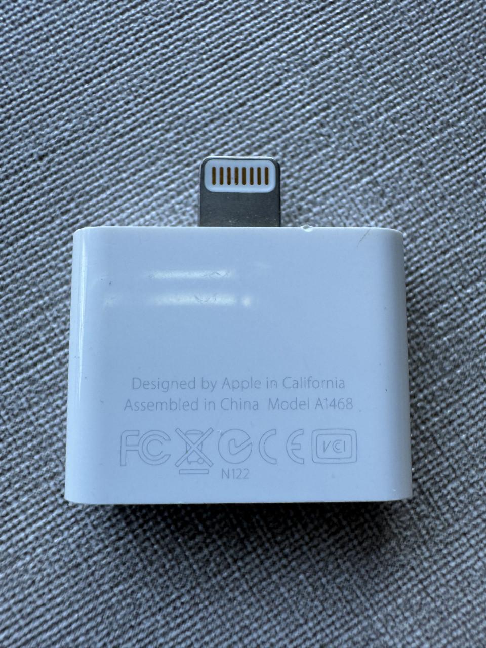 Apple Lightning to 30-pins Adapter