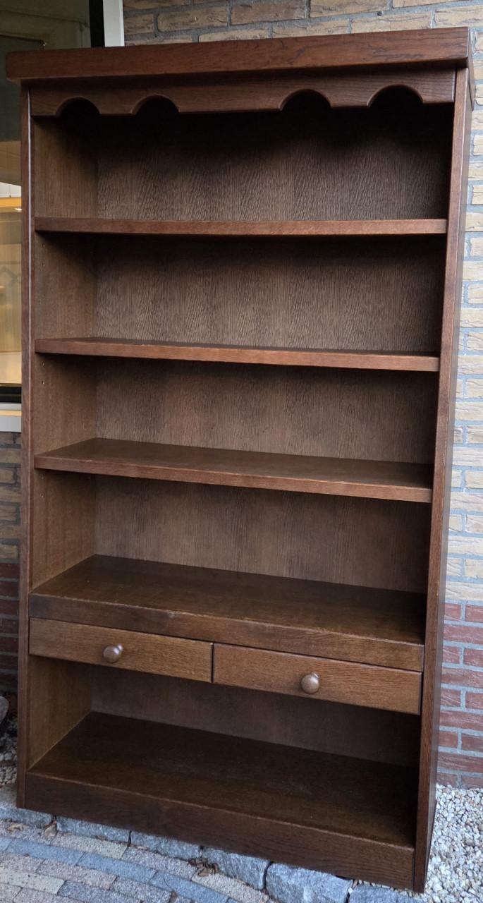 Oerdegelijke boekenkast