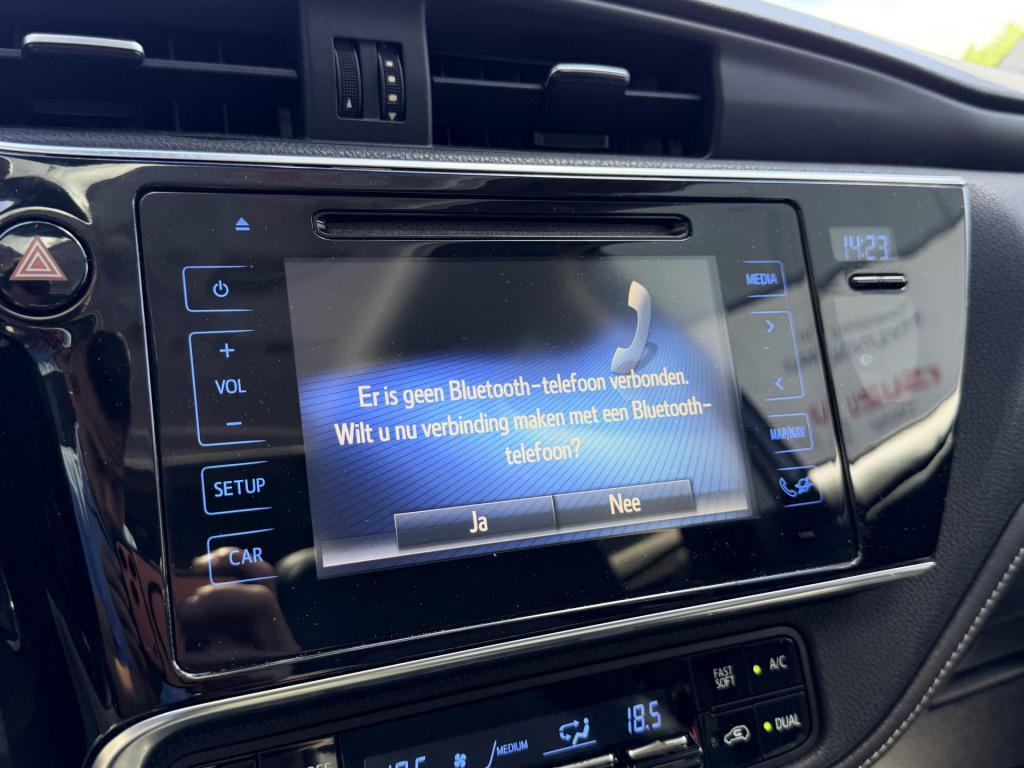 Toyota Auris touring sports 1.8 hybrid lease pro | radio | nav | panorama d
