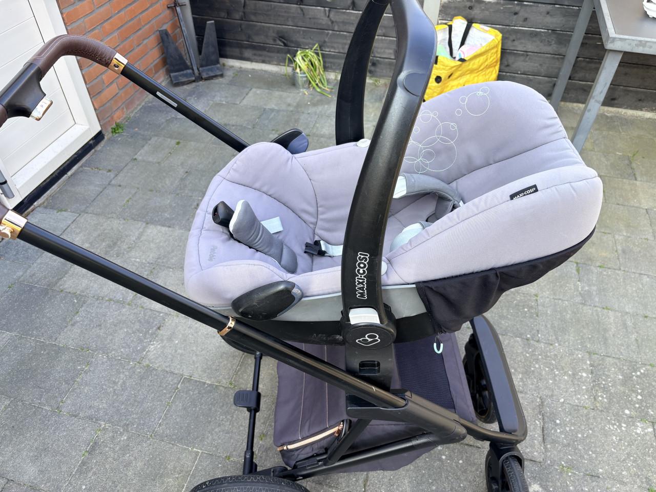 Kinderwagen met reiswieg en maxi cosi