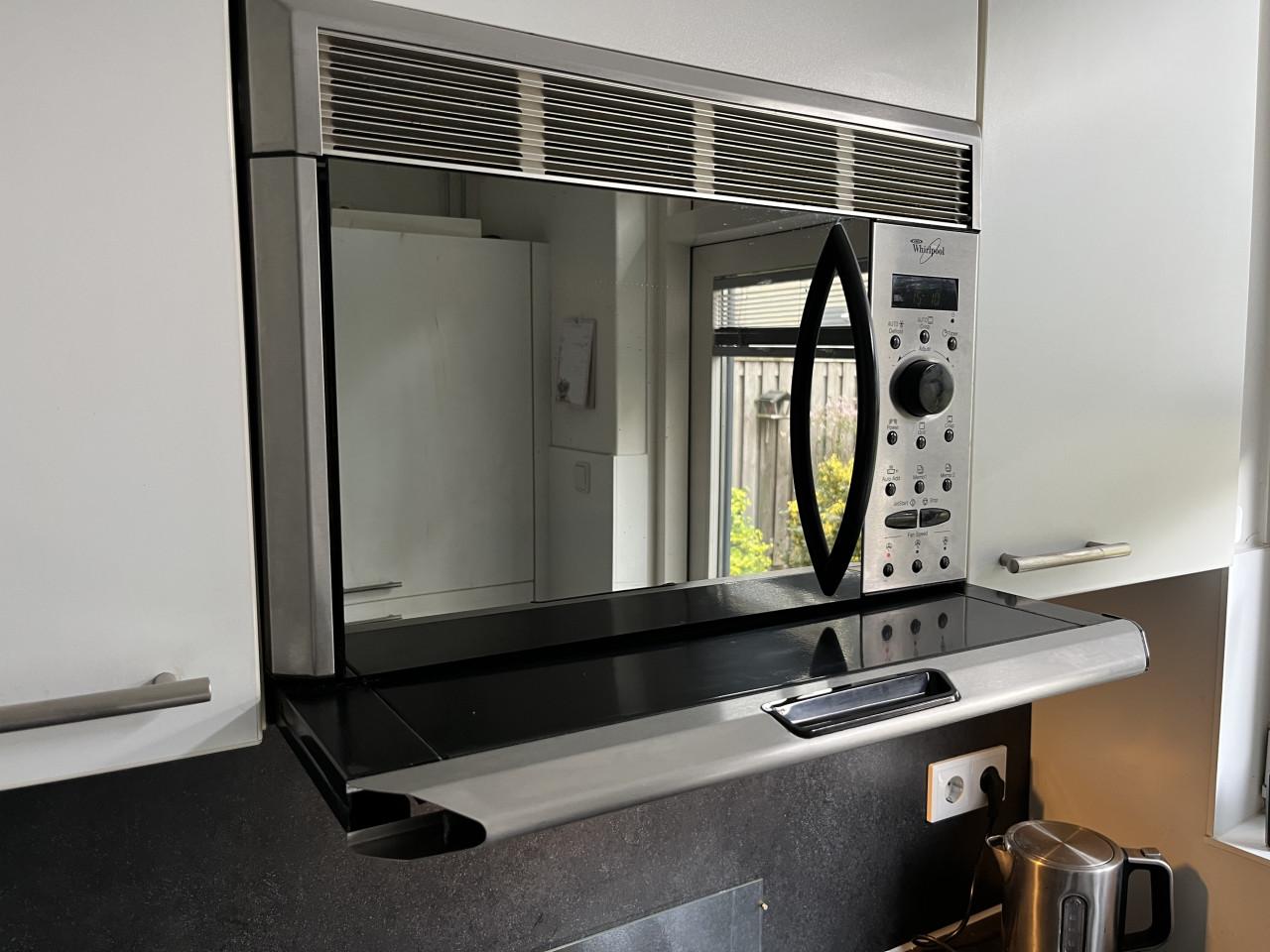 Whirlpool Magnetron + geïntegreerde afzuigkap