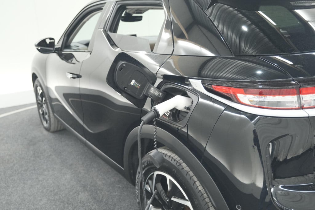 Ds Ds 3 crossback e-tense so chic 50 kwh | camera | dodehoekdetectie | appl
