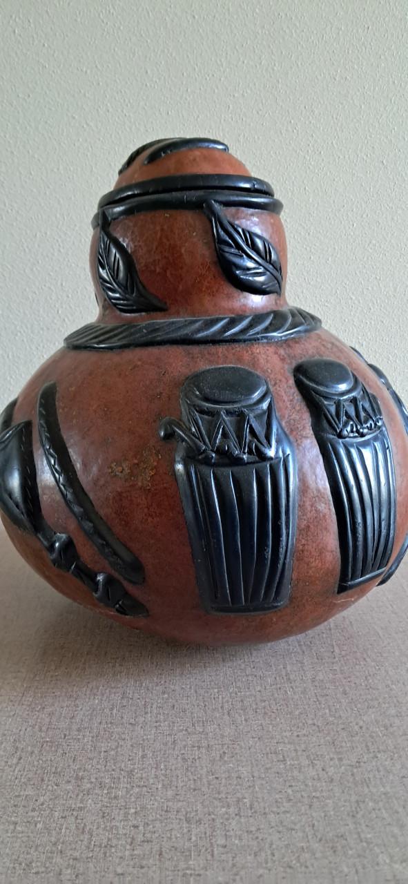 Afrikaanse kunst, kallabas. Decoratie.