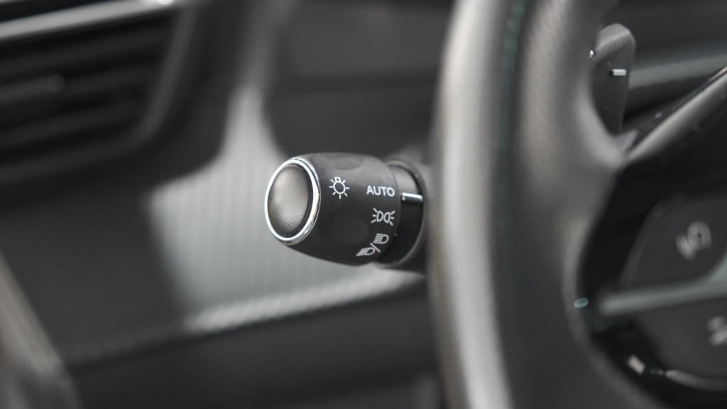 Peugeot 208 puretech 100 eat8 gt-line | trekhaak | adaptieve cruise control