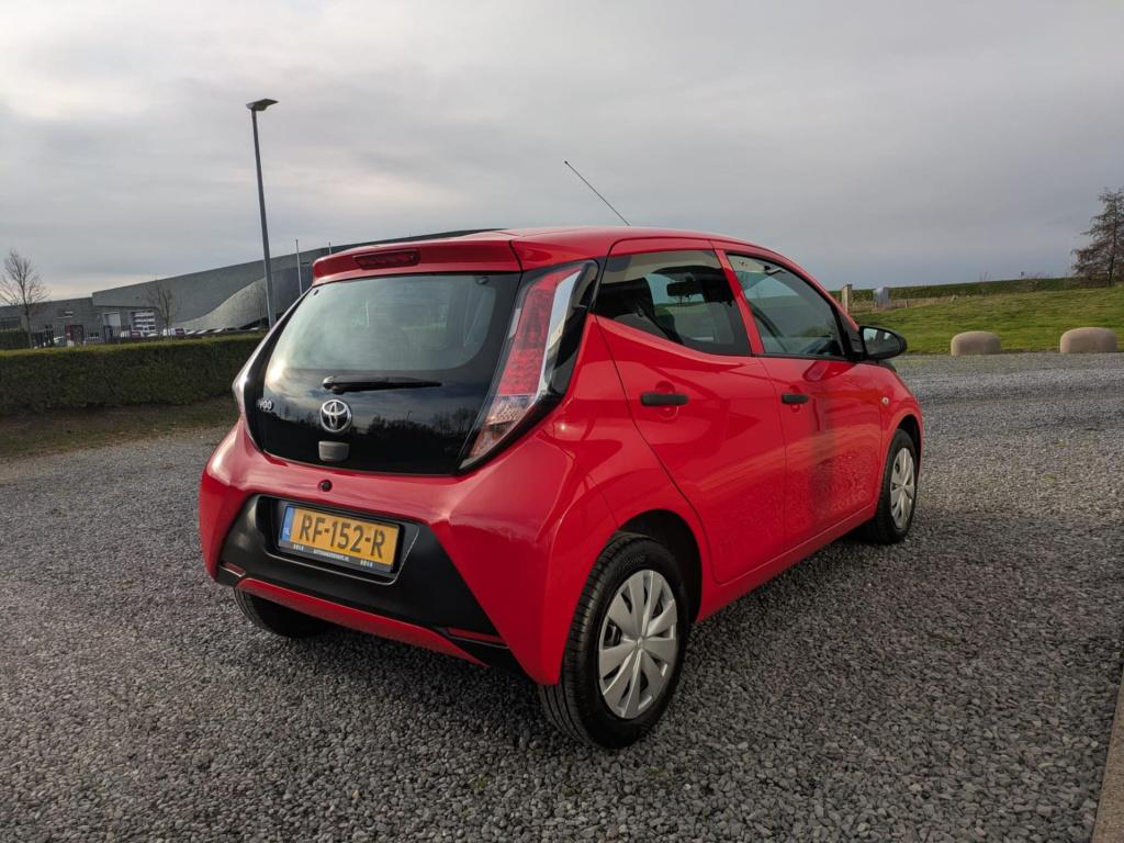 Toyota Aygo 1.0 vvt-i x-fun | airco | bluetooth