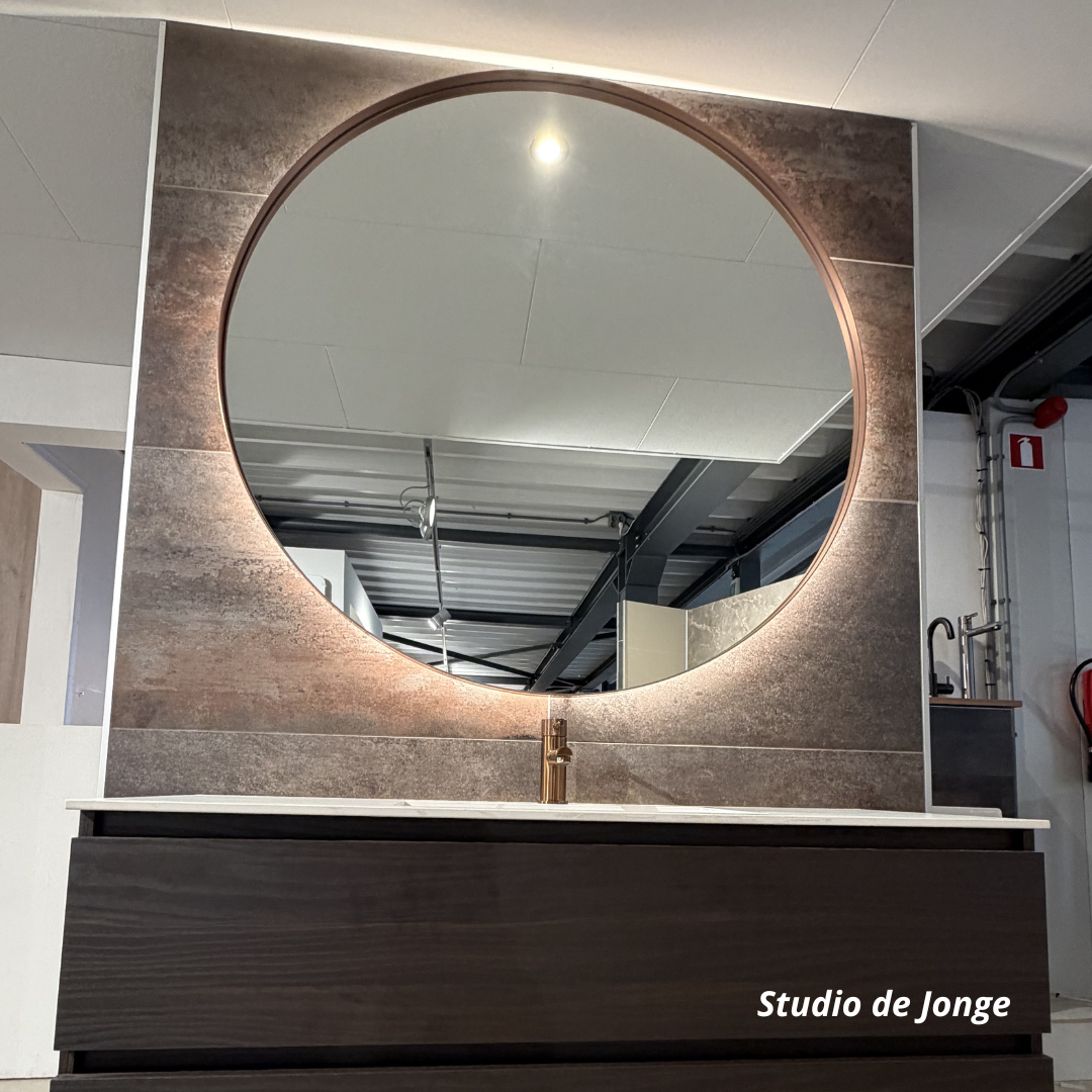 Showroom uitverkoop bij Studio de Jonge – Luxe badkamermeubel met spiegel