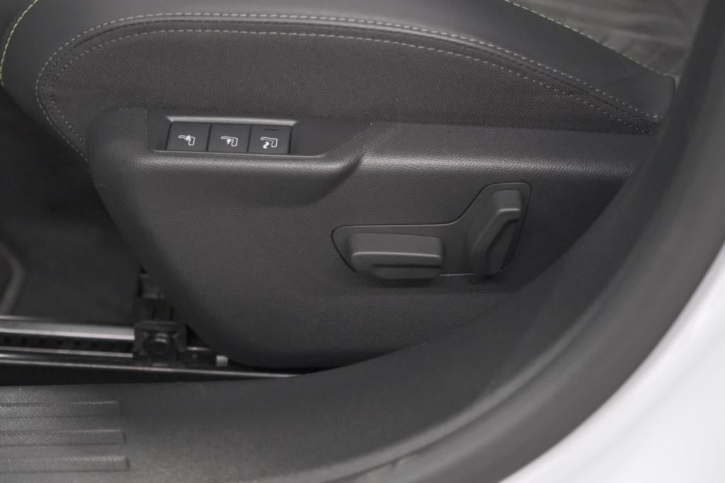 Peugeot 2008 puretech 130 eat8 gt | 360 camera | adaptieve cruise control |